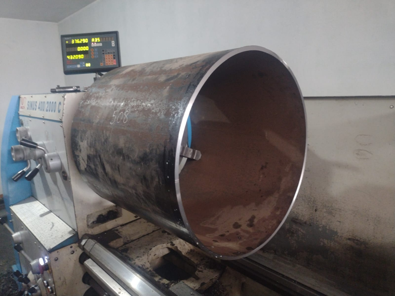 Torneado de tubería de gran diámetro en torno SINUS 400/2000